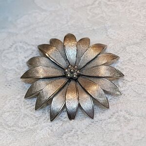 Vintage Giovanni Silver Toned Flower Brooch